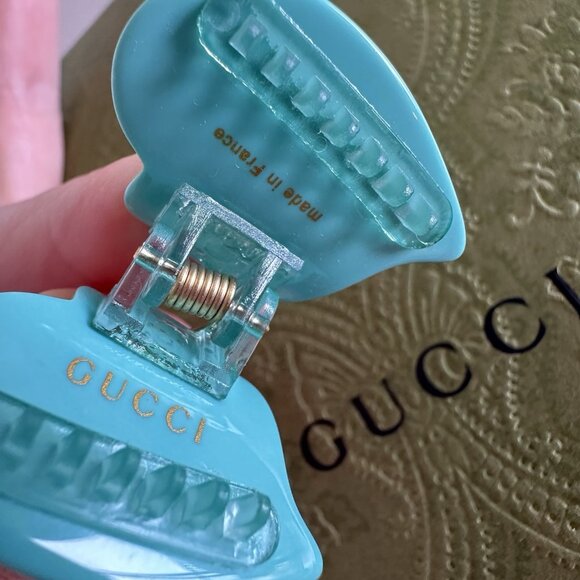 NEW Gucci Heart Shaped Hair Clip with Intertwined G's Blue Green Crystal - Picture 6 of 8